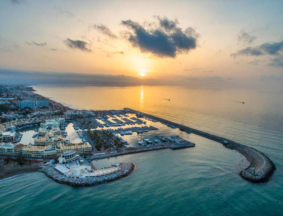 Benalmadena Beachfront Puerto Marina Sunrise Dış mekan fotoğraf